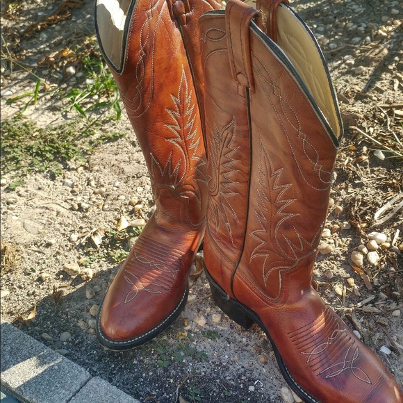 ACME Shoes - Cowboy Boots